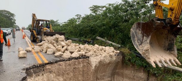 SCT repara tramos carreteros en el sureste del país